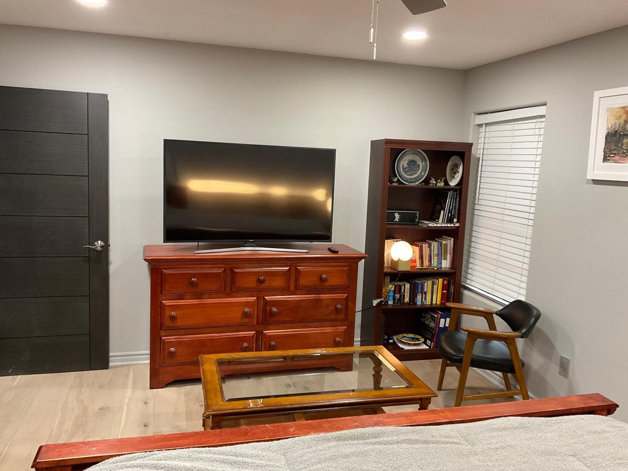 A Luxury Master Bedroom In A Condo Los Angeles Eksteriør bilde